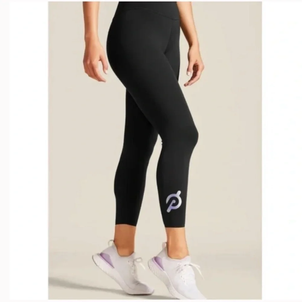 Nike Peleton dri-fit leggings. Size small